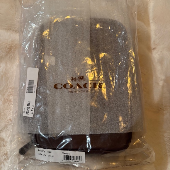 Coach Travel Kit - Picture 6 of 6